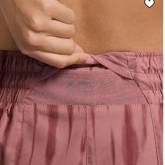 Nike Women's NEW W Tags One Dri-FIT High-Waist Brief-Lined Printed Shorts -Large - Picture 3 of 9